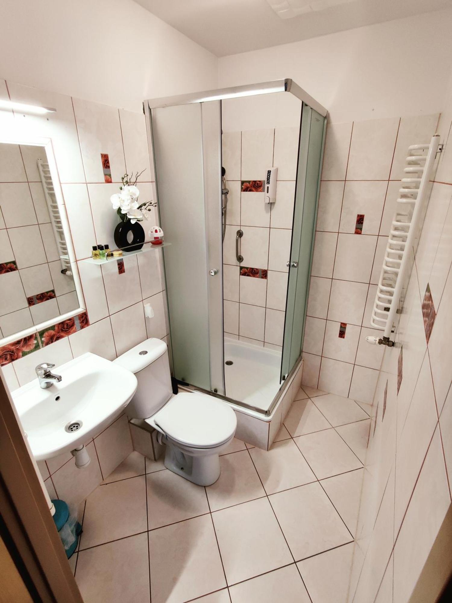 Hotel Finezja Свидник Экстерьер фото