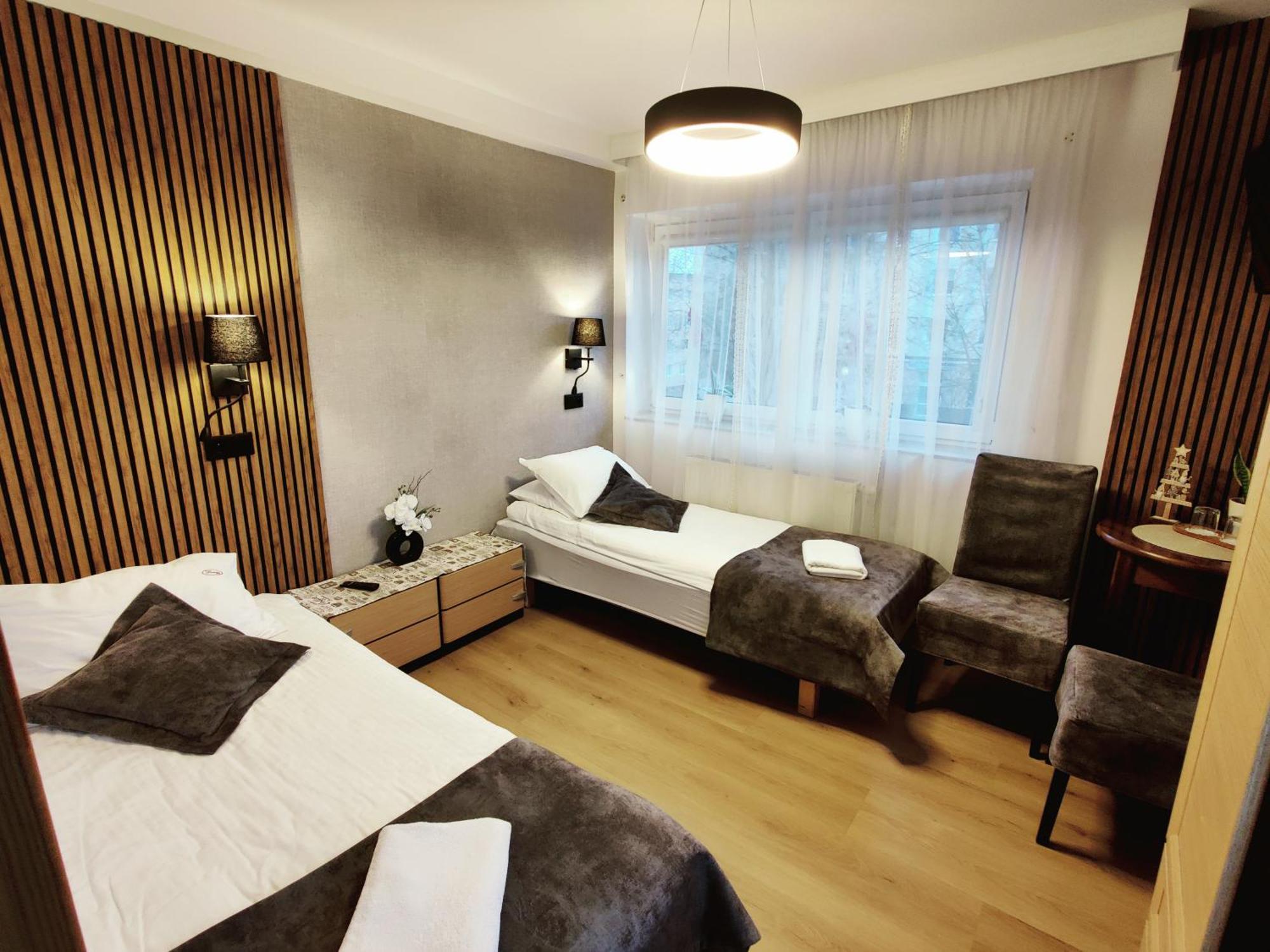 Hotel Finezja Свидник Экстерьер фото