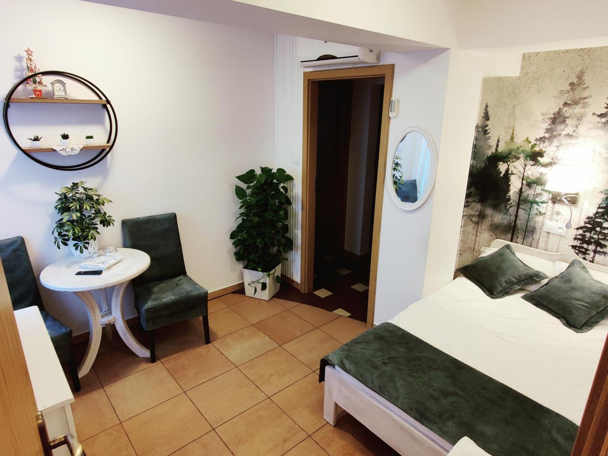 Hotel Finezja Свидник Экстерьер фото
